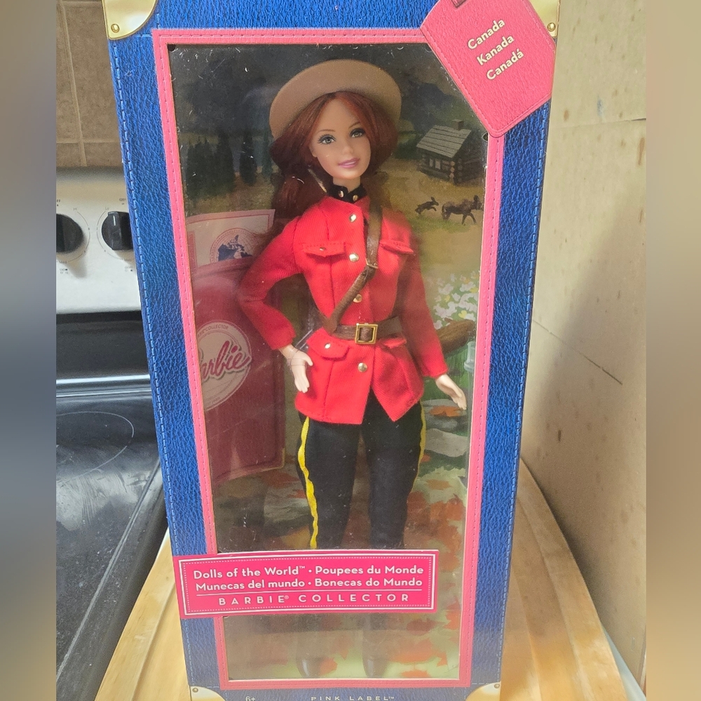 Barbie Dolls of the World Set with Pink Passport
